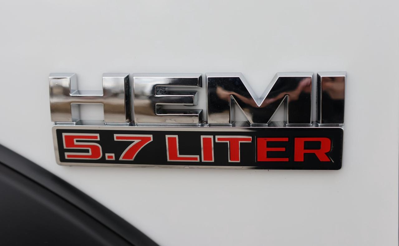 2016 RAM 1500 SPORT 4WD-5.7L HEMI/QUADCAB/R STARTER/NAV/BCAM/P S Photo