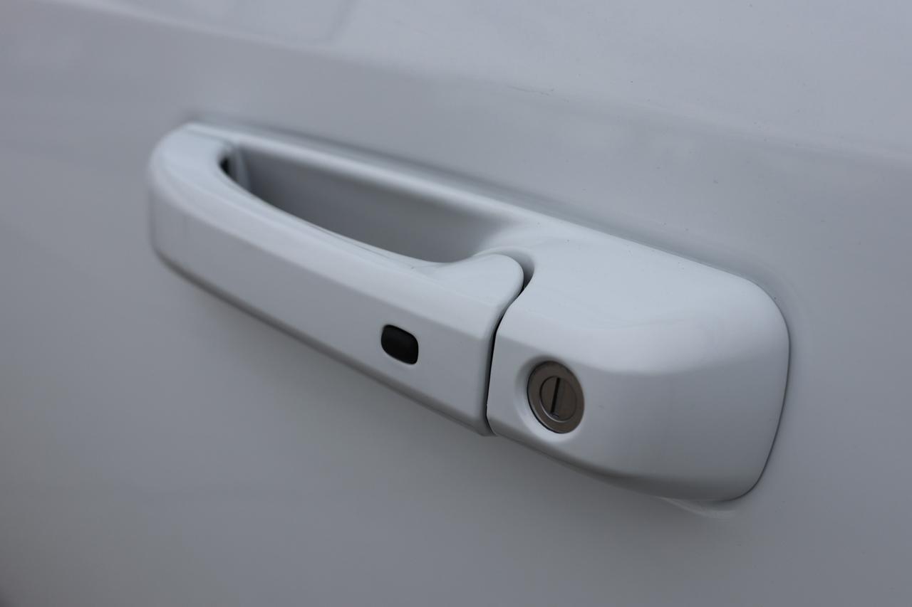 2016 RAM 1500 SPORT 4WD-5.7L HEMI/QUADCAB/R STARTER/NAV/BCAM/P S Photo