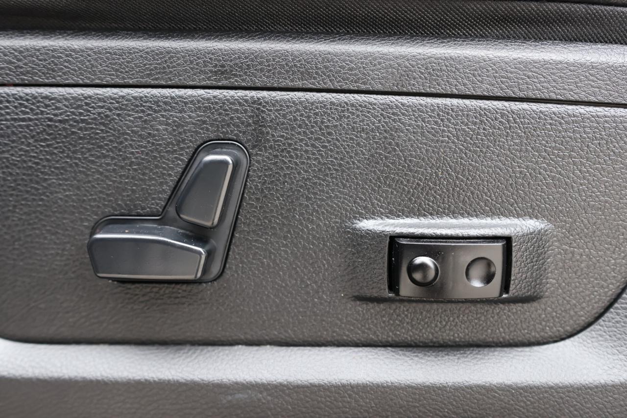 2016 RAM 1500 SPORT 4WD-5.7L HEMI/QUADCAB/R STARTER/NAV/BCAM/P S Photo