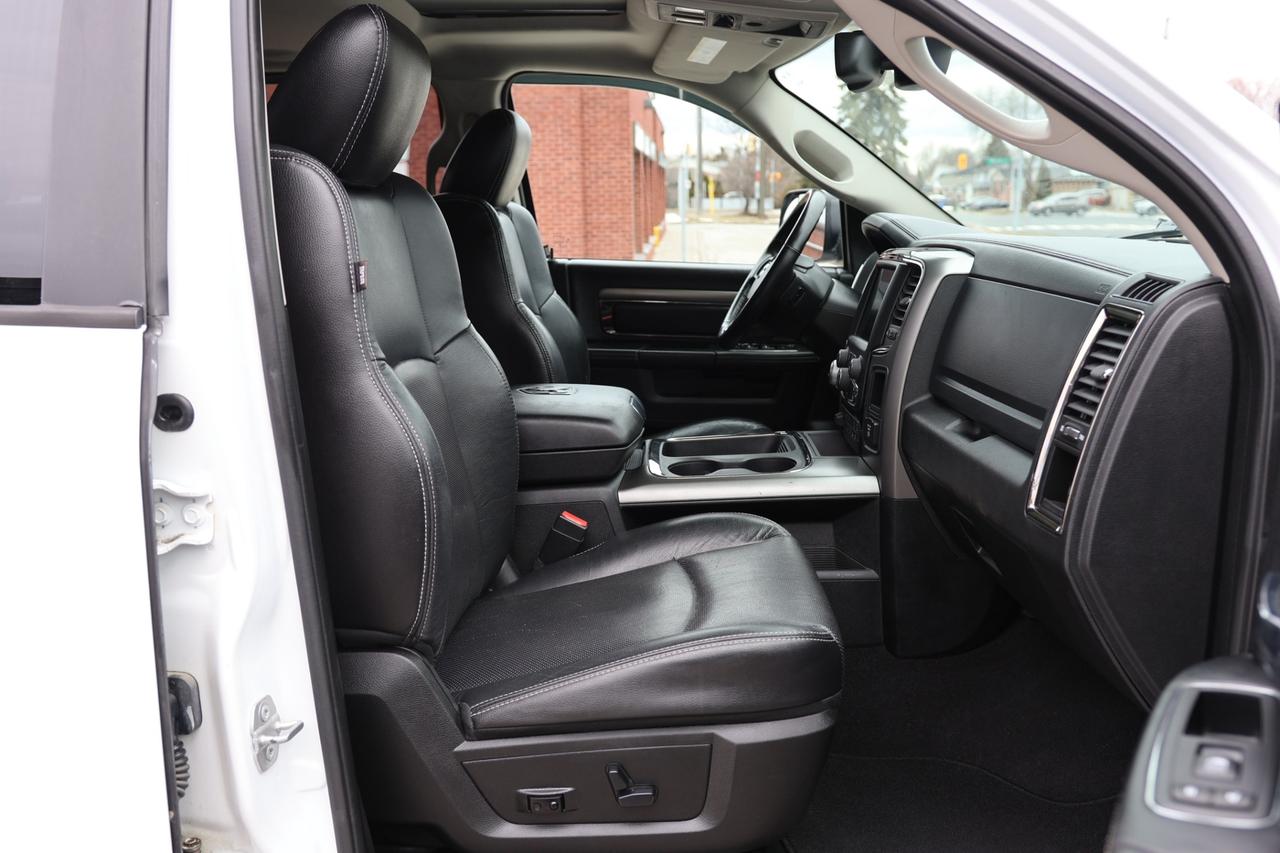 2016 RAM 1500 SPORT 4WD-5.7L HEMI/QUADCAB/R STARTER/NAV/BCAM/P S Photo