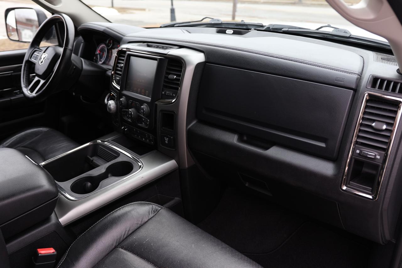 2016 RAM 1500 SPORT 4WD-5.7L HEMI/QUADCAB/R STARTER/NAV/BCAM/P S Photo