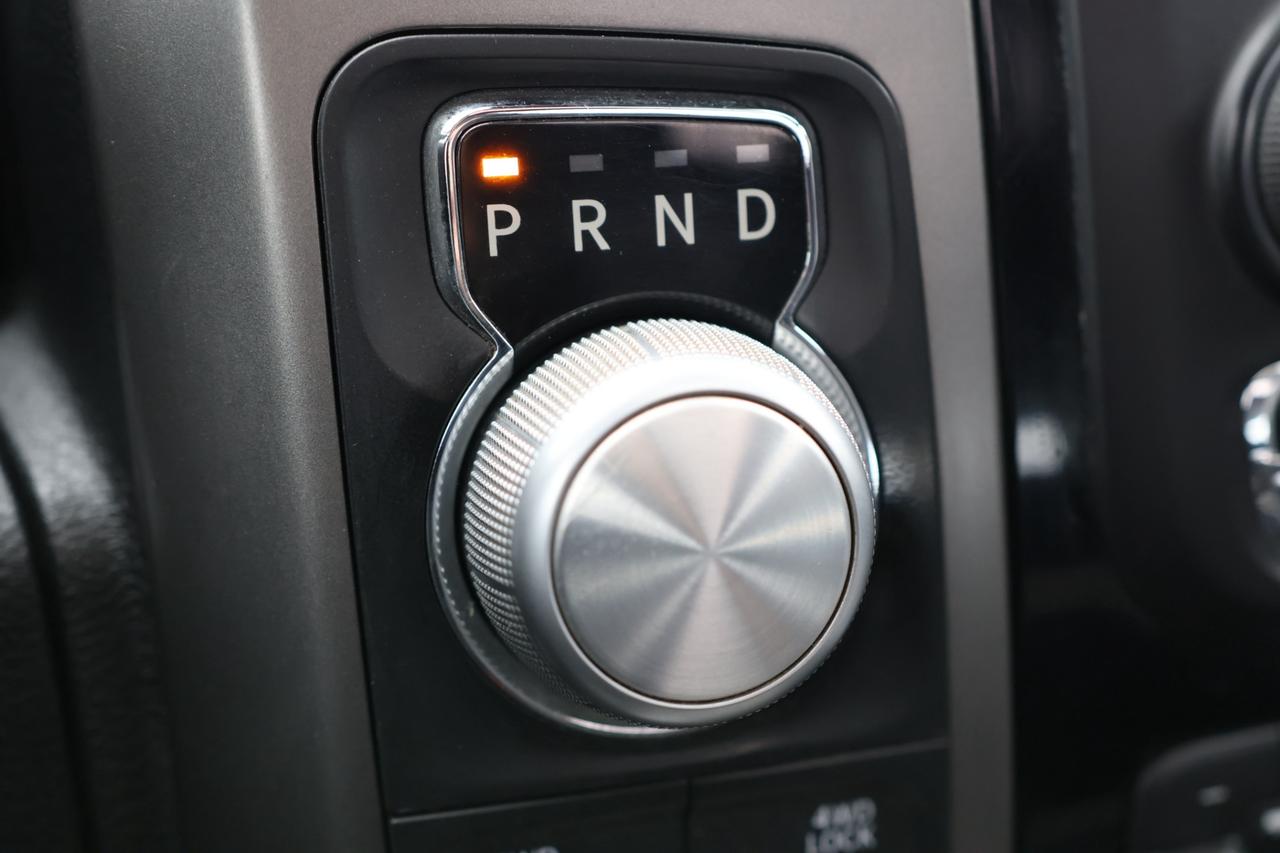 2016 RAM 1500 SPORT 4WD-5.7L HEMI/QUADCAB/R STARTER/NAV/BCAM/P S Photo