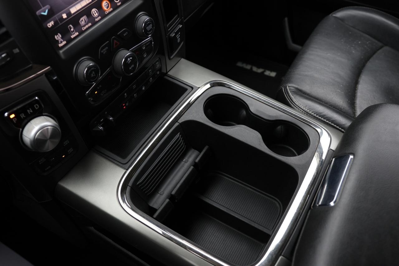 2016 RAM 1500 SPORT 4WD-5.7L HEMI/QUADCAB/R STARTER/NAV/BCAM/P S Photo