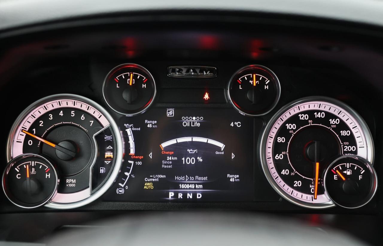 2016 RAM 1500 SPORT 4WD-5.7L HEMI/QUADCAB/R STARTER/NAV/BCAM/P S Photo