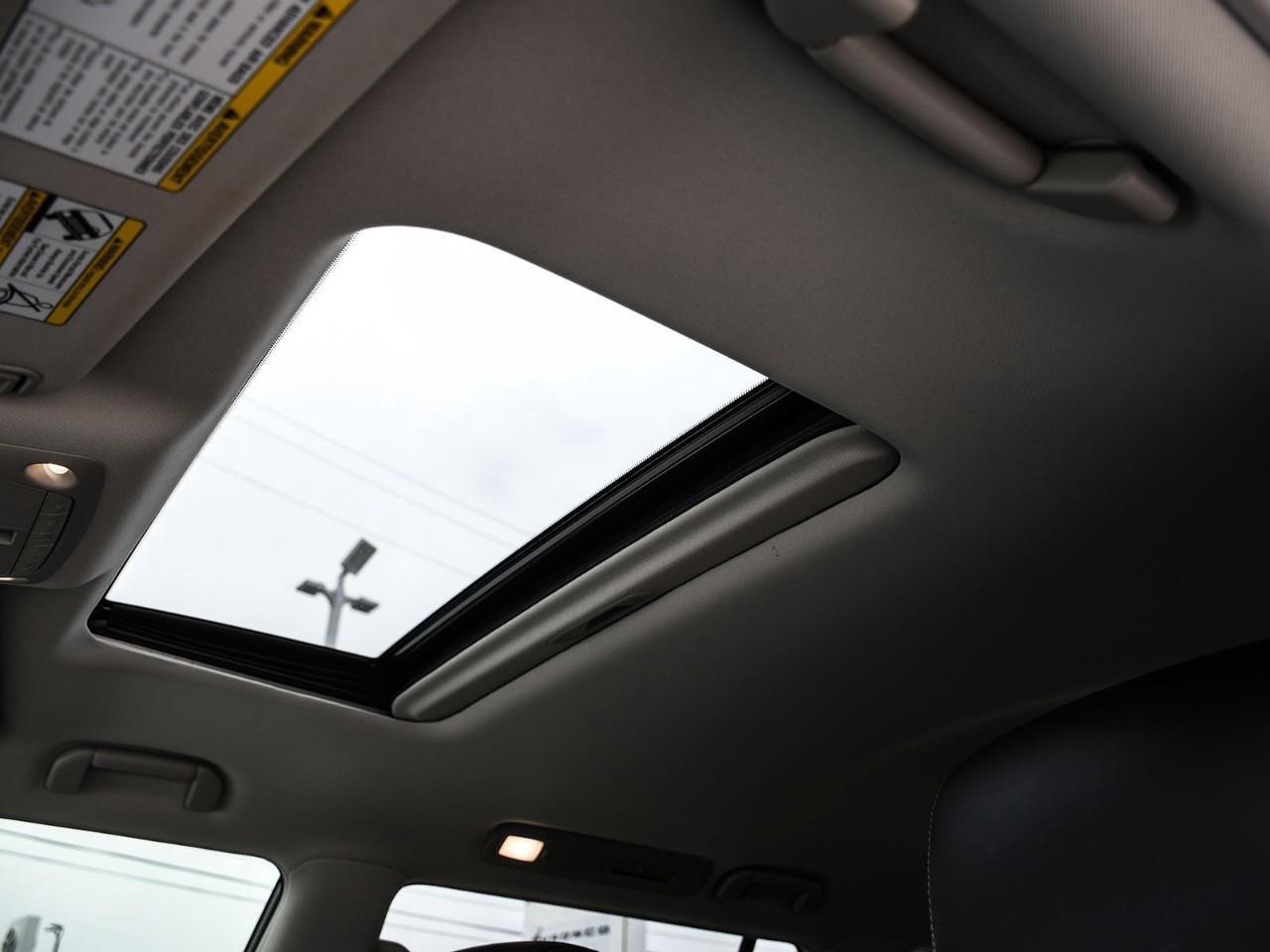 2023 Nissan Armada Platinum Panoroof   ACC + Lane Keeping Photo