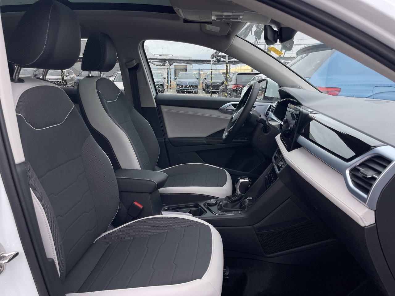 2026 Volkswagen Taos Comfortline 4MOTION Adaptive Cruise Control  Remot Photo