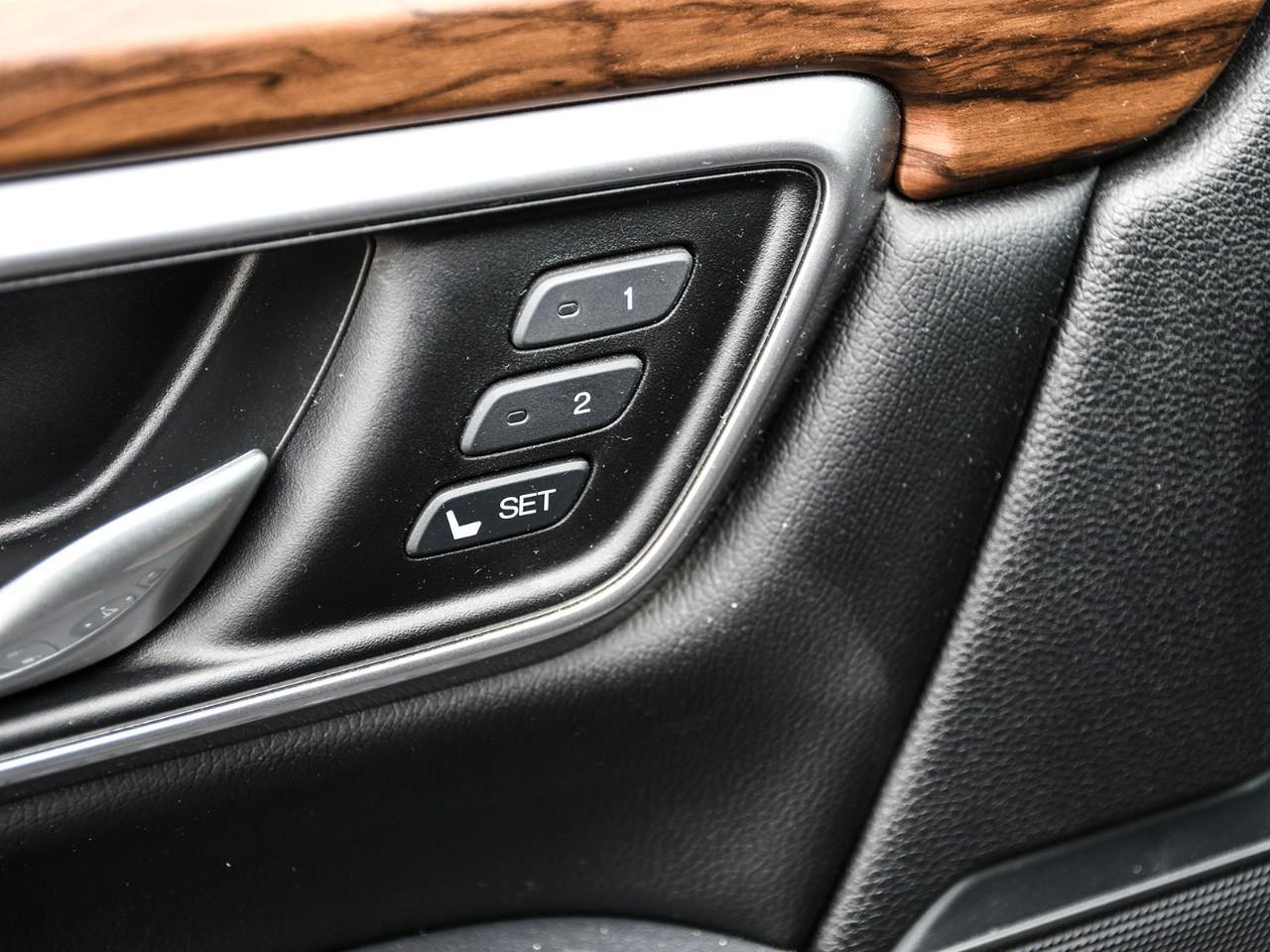 2020 Honda CR-V Touring Panoramic Sunroof   Heated Leather Seats Photo