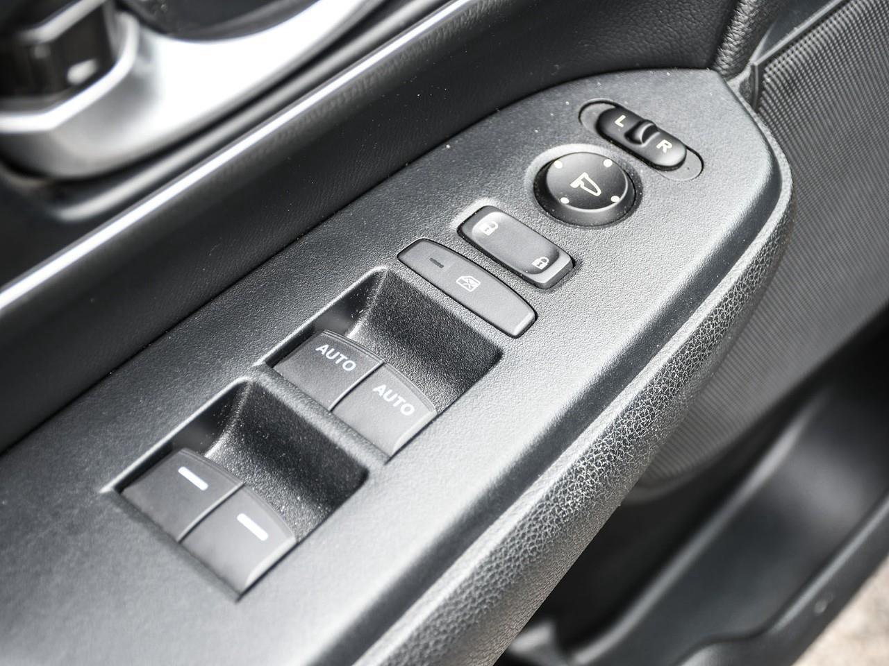 2020 Honda CR-V Touring Panoramic Sunroof   Heated Leather Seats Photo