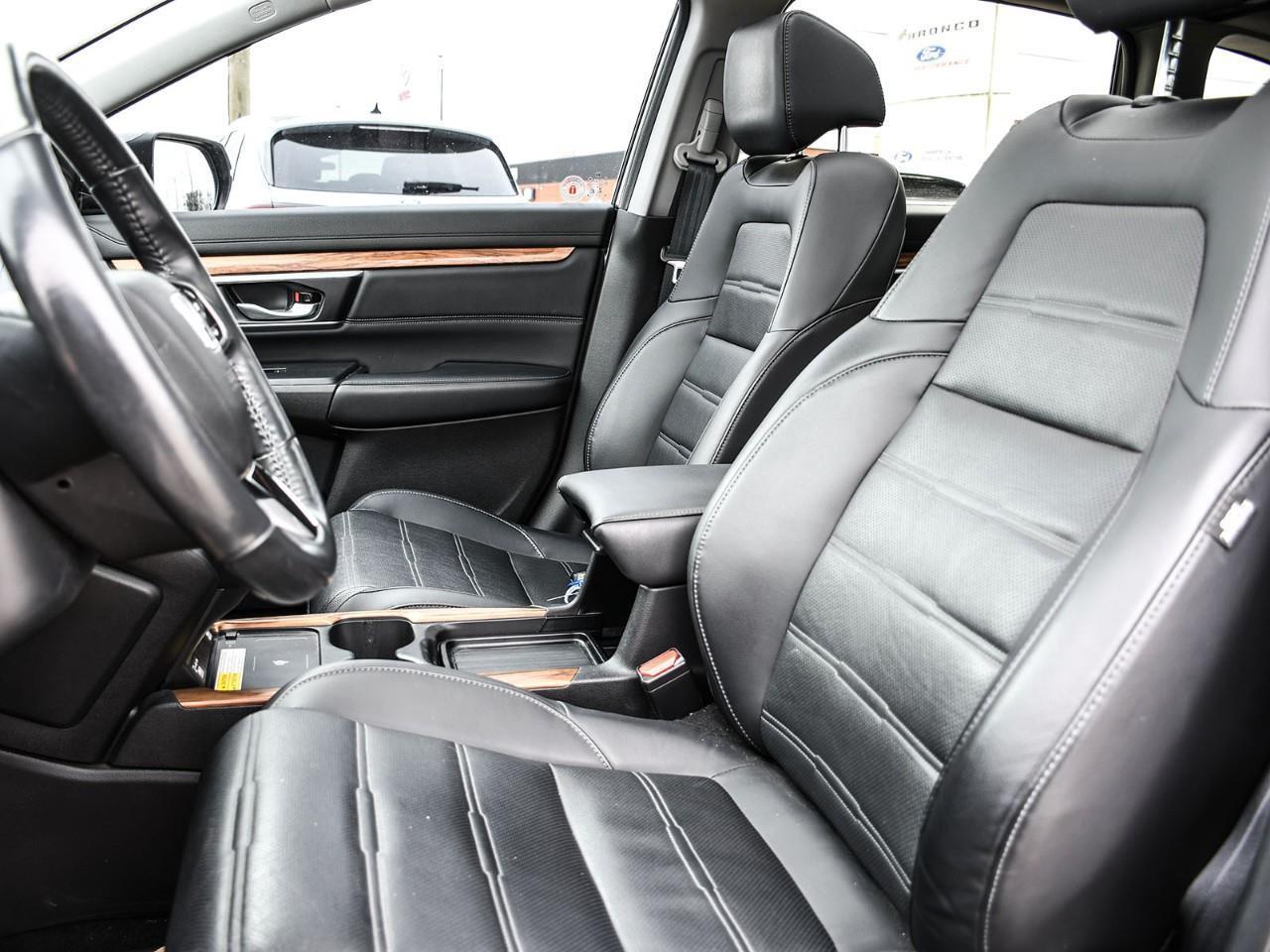 2020 Honda CR-V Touring Panoramic Sunroof   Heated Leather Seats Photo