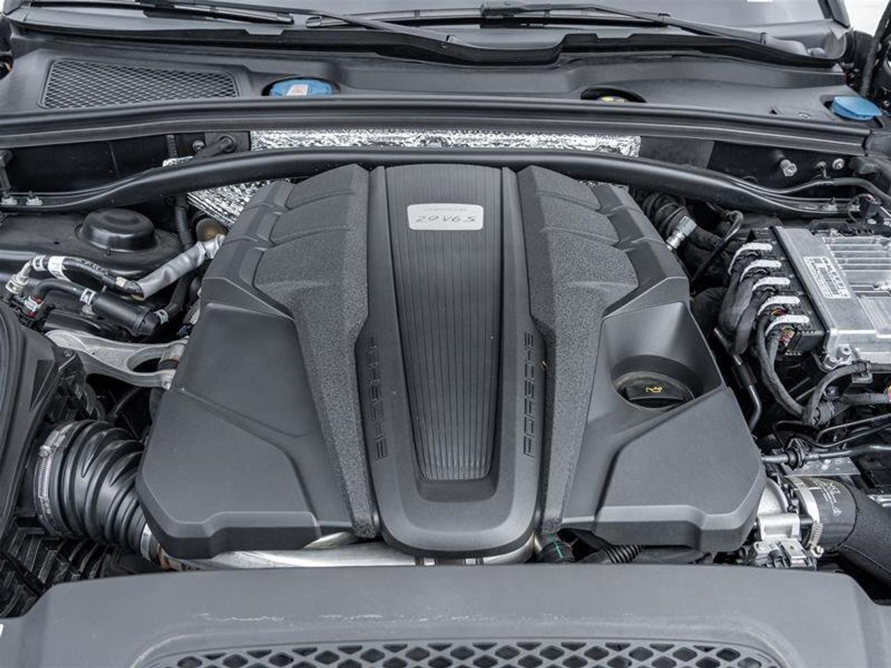 2022 Porsche Macan S AWD Premium Pkg Plus Burmester® High-End Surroun Photo