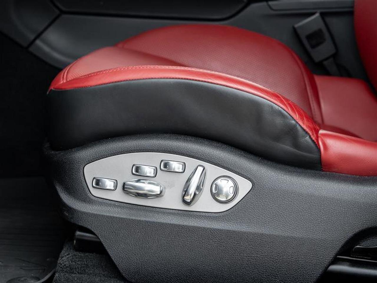 2022 Porsche Macan S AWD Premium Pkg Plus Burmester® High-End Surroun Photo