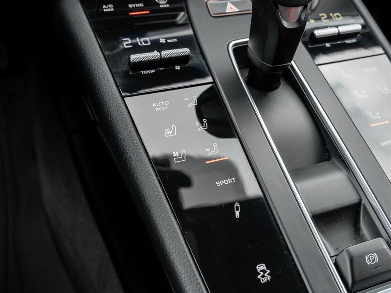 2022 Porsche Macan S AWD Premium Pkg Plus Burmester® High-End Surroun Photo