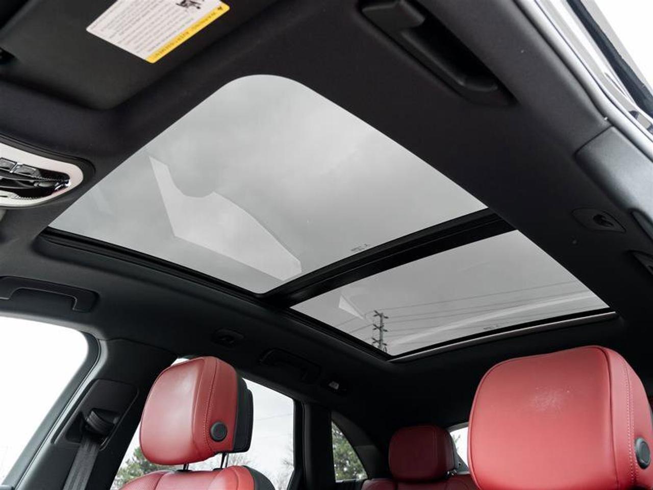 2022 Porsche Macan S AWD Premium Pkg Plus Burmester® High-End Surroun Photo