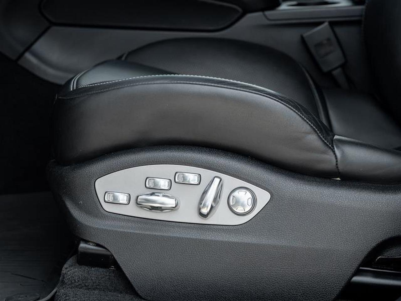 2023 Porsche Macan S AWD Premium Pkg Plus 21 Exclusive Design Sport W Photo