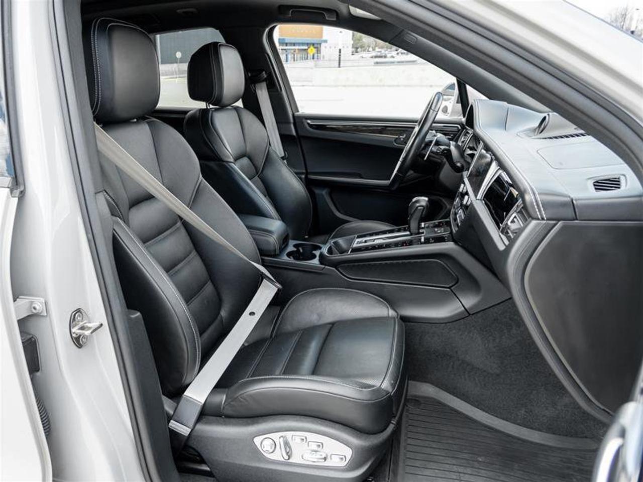 2023 Porsche Macan S AWD Premium Pkg Plus 21 Exclusive Design Sport W Photo