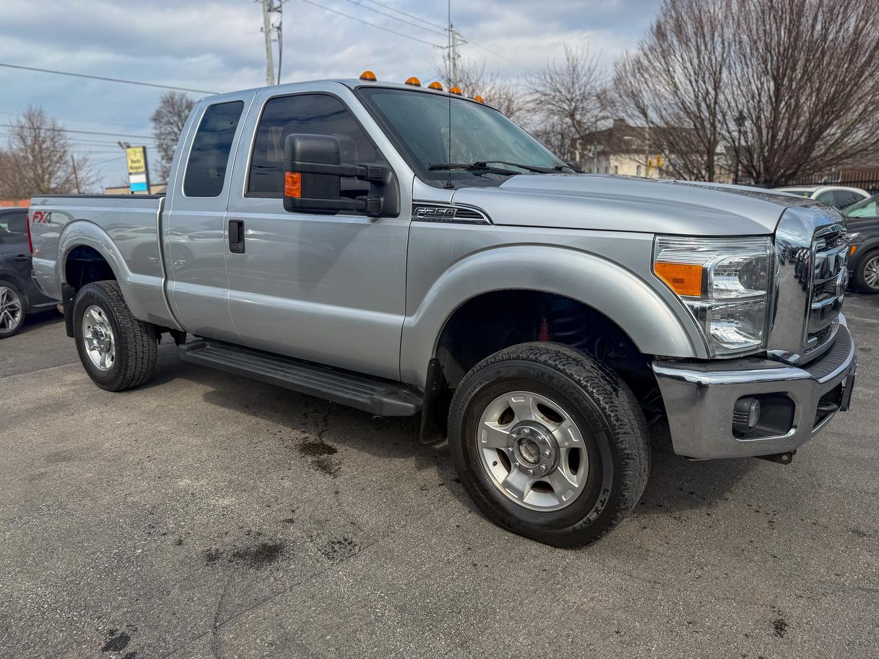 2016 Ford F-250 4WD Extended Cab 142 XLT/CAMERA/REMOTE/6.2L/LOW KM Photo