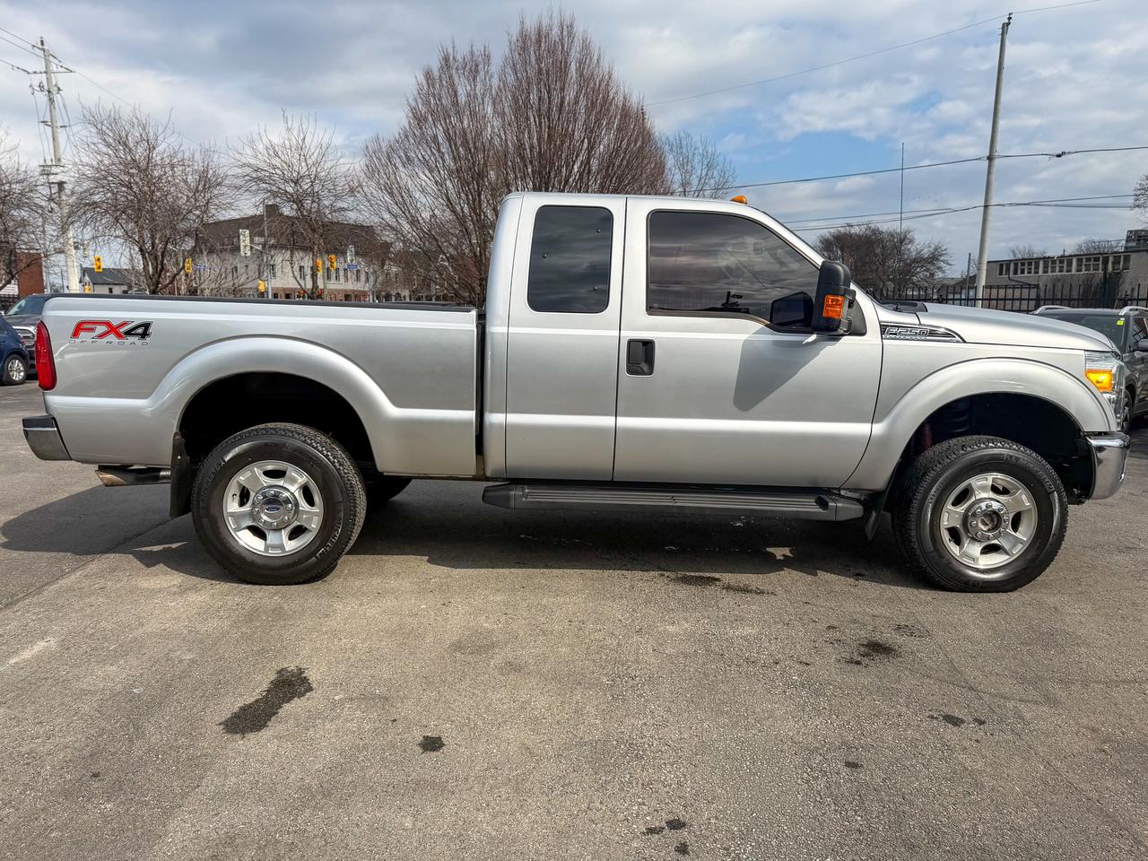 2016 Ford F-250 4WD Extended Cab 142 XLT/CAMERA/REMOTE/6.2L/LOW KM Photo