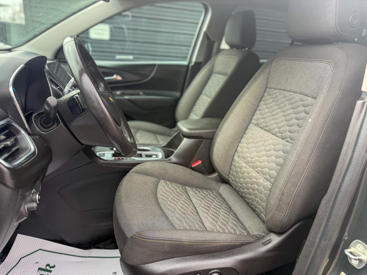 2018 Chevrolet Equinox AWD 4dr LT w-1LT Photo