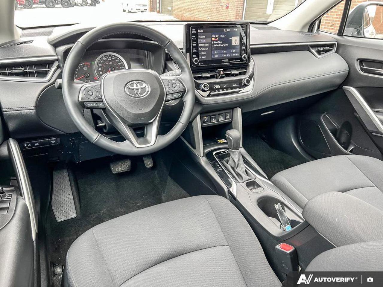 2022 Toyota Corolla Cross LE   HTD SEATS   NAV   SUNROOF Photo