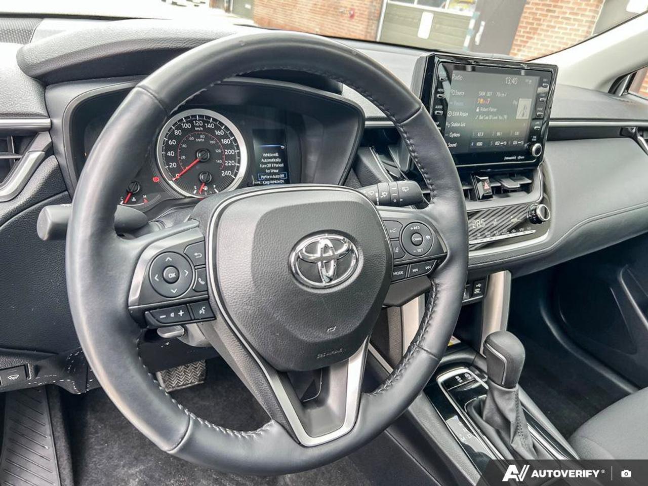 2022 Toyota Corolla Cross LE   HTD SEATS   NAV   SUNROOF Photo