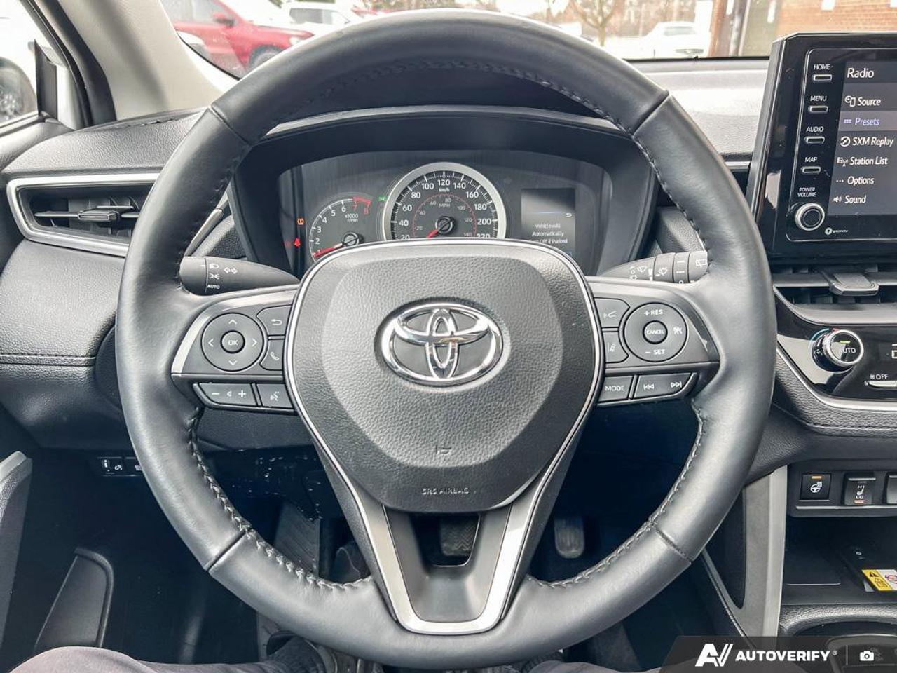 2022 Toyota Corolla Cross LE   HTD SEATS   NAV   SUNROOF Photo