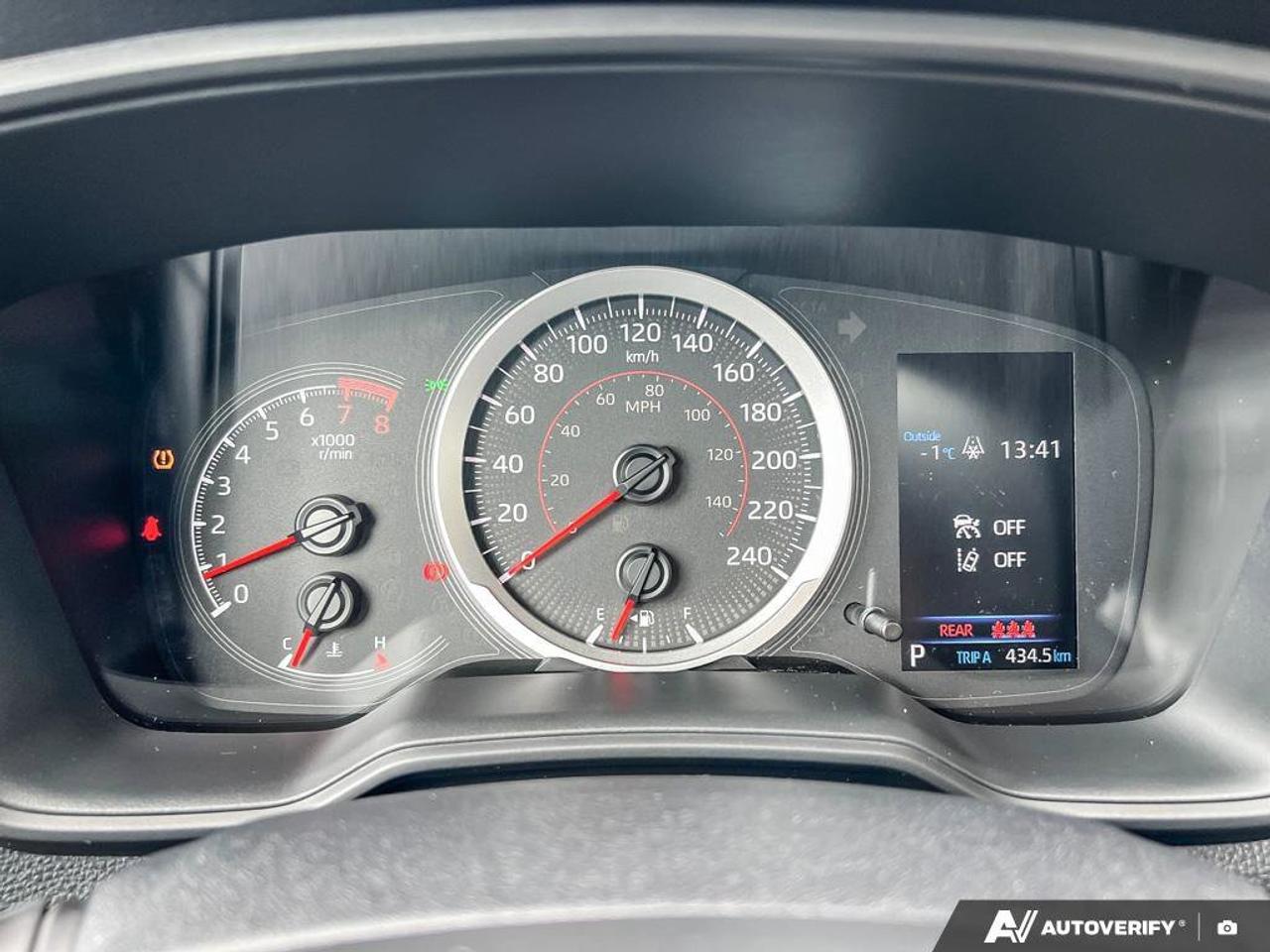 2022 Toyota Corolla Cross LE   HTD SEATS   NAV   SUNROOF Photo