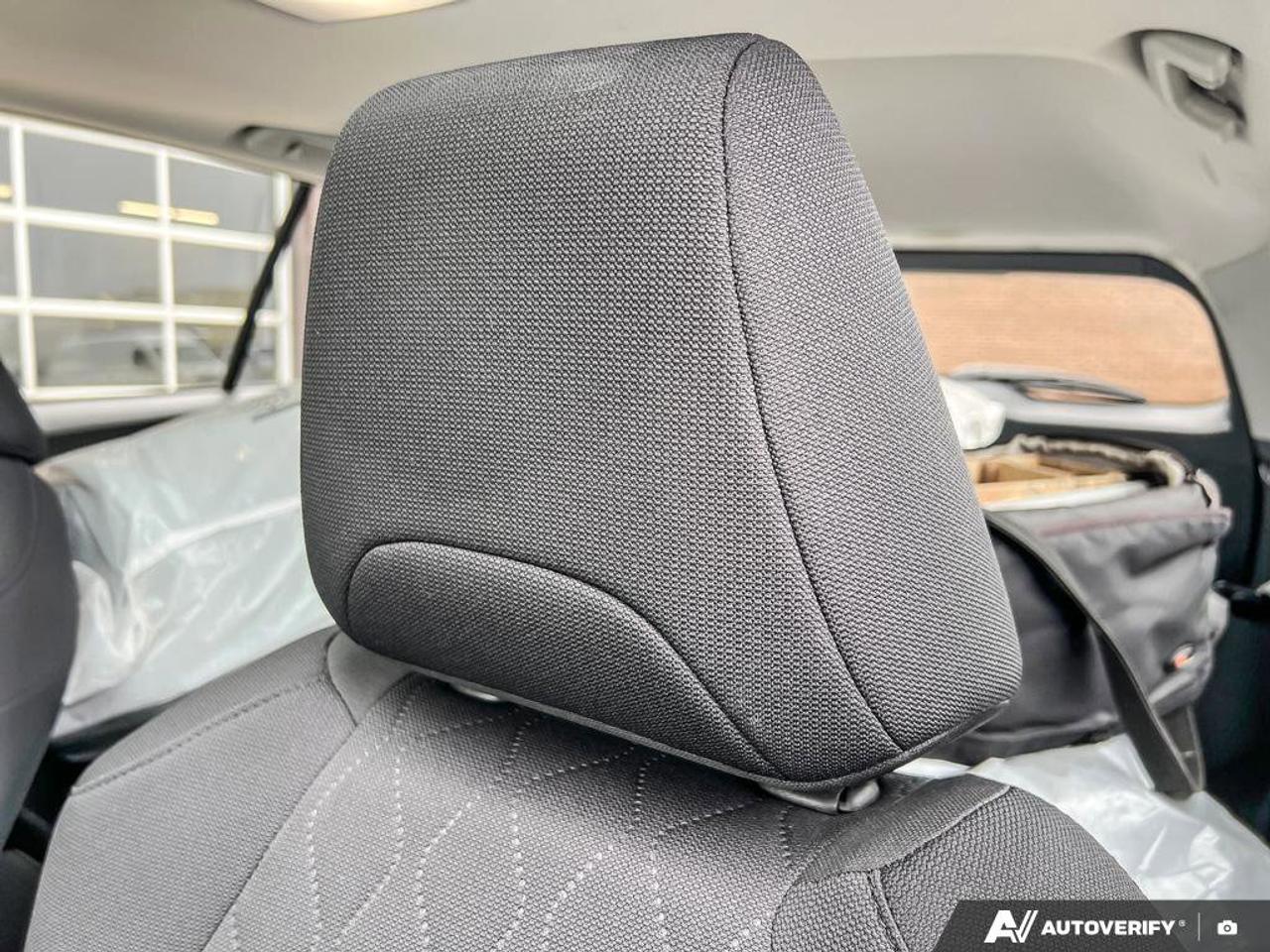 2022 Toyota Corolla Cross LE   HTD SEATS   NAV   SUNROOF Photo