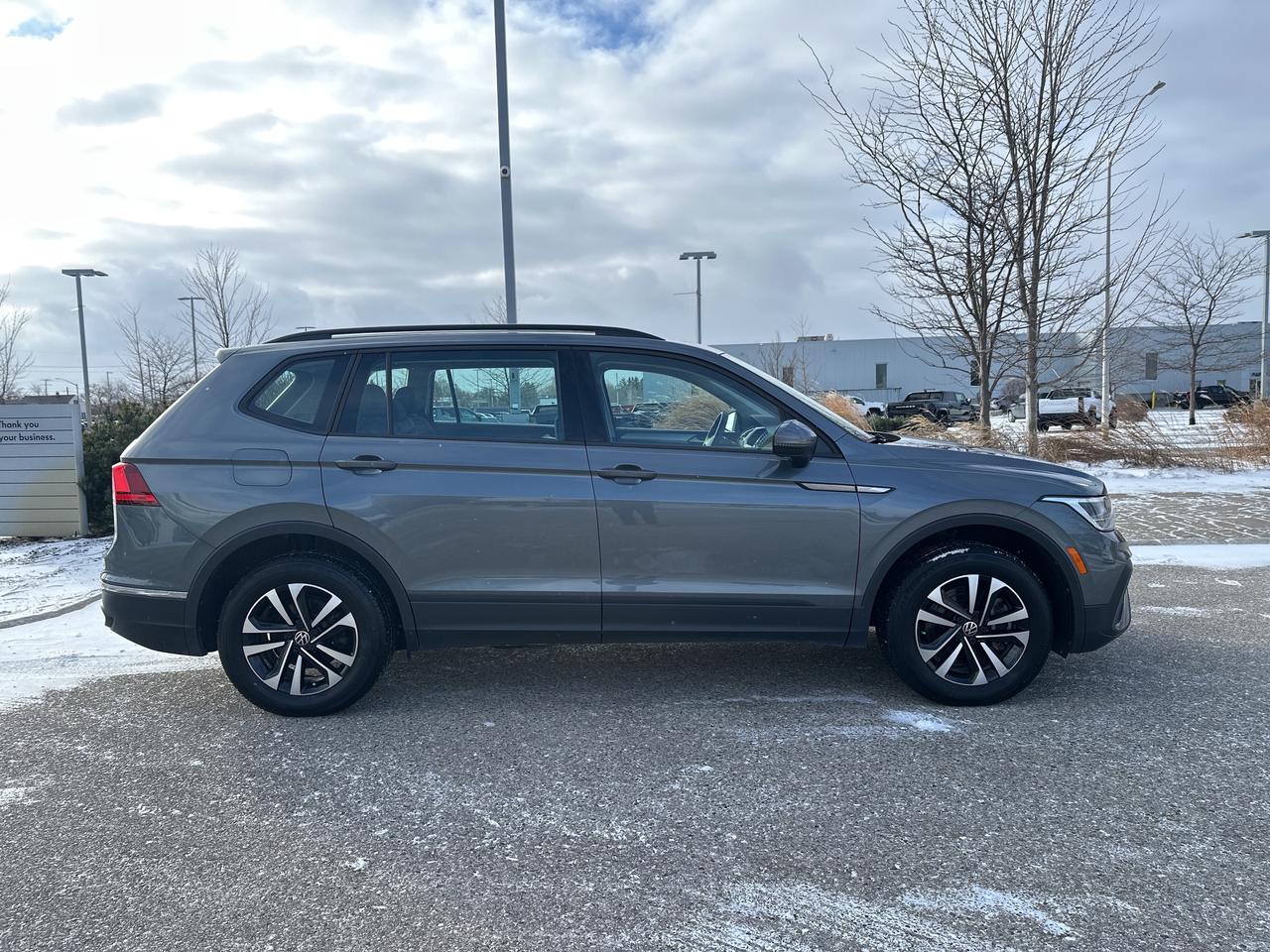 2022 Volkswagen Tiguan Trendline 4Motion Photo4