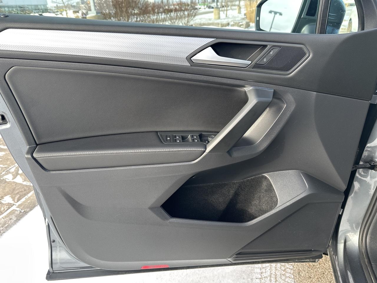 2022 Volkswagen Tiguan Trendline 4Motion Photo