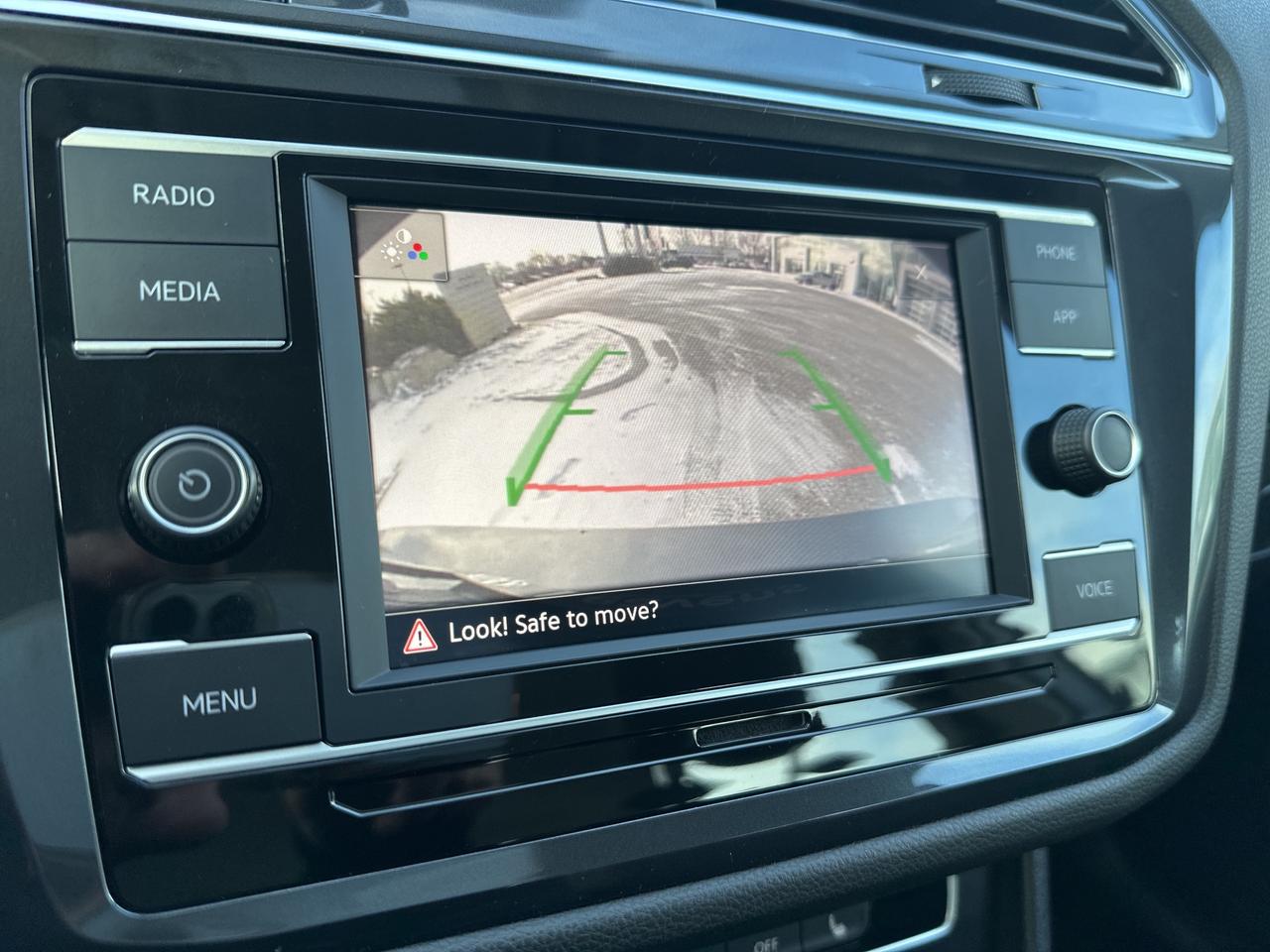 2022 Volkswagen Tiguan Trendline 4Motion Photo