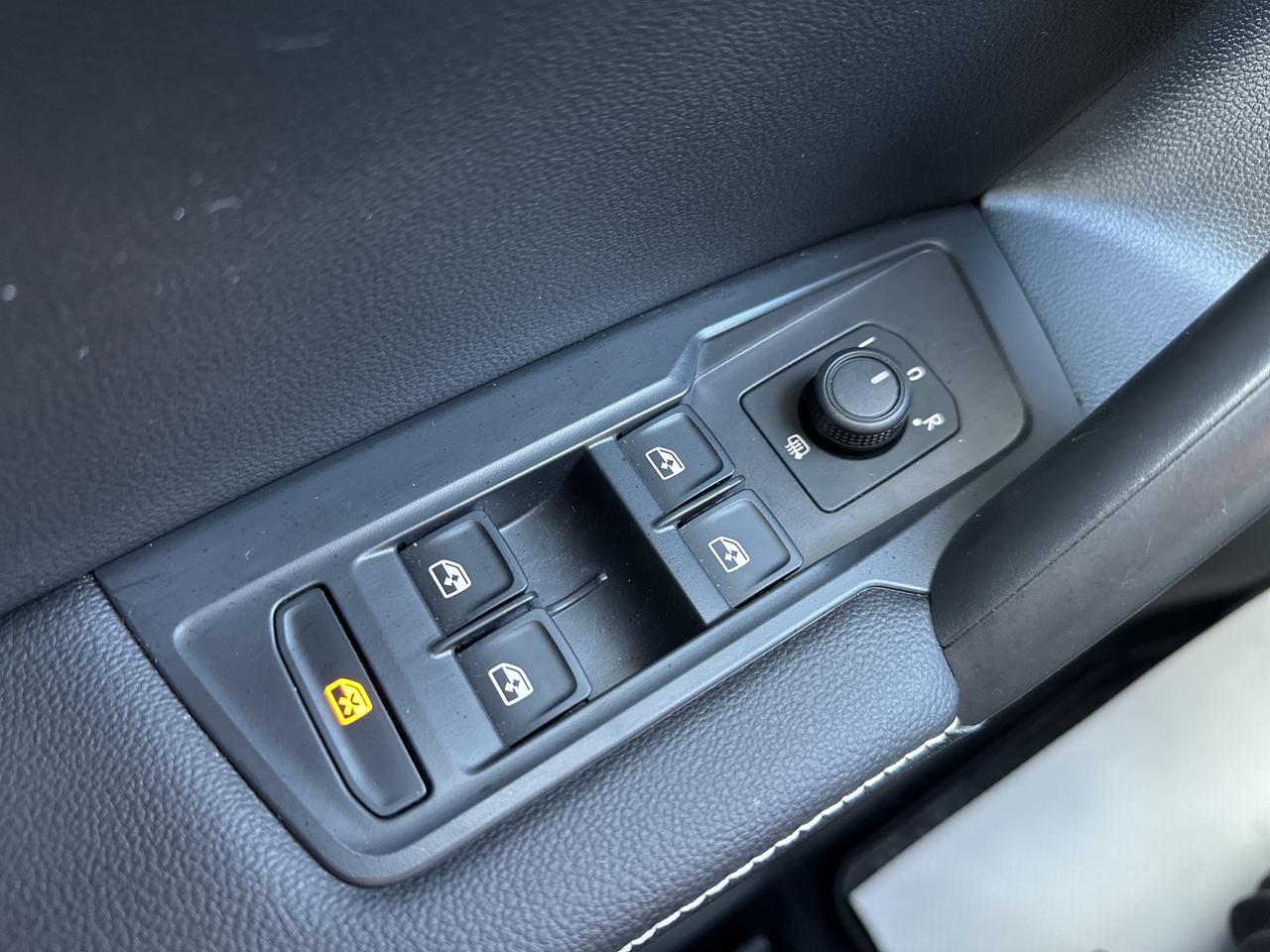 2022 Volkswagen Tiguan Trendline 4Motion Photo