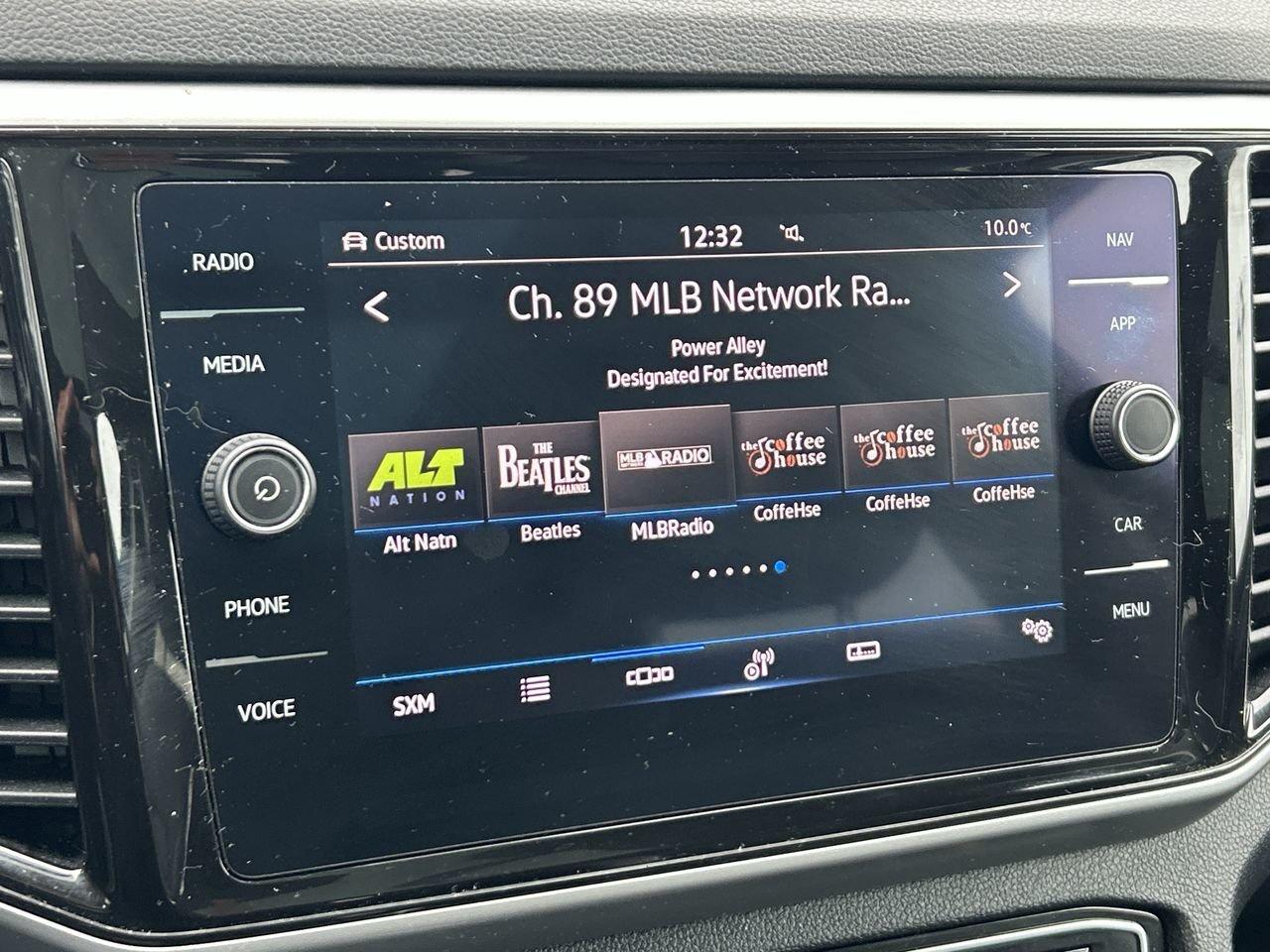 2021 Volkswagen Atlas Highline 3.6L 8sp at w/Tip 4MOTION Sunroof  Alloy Photo