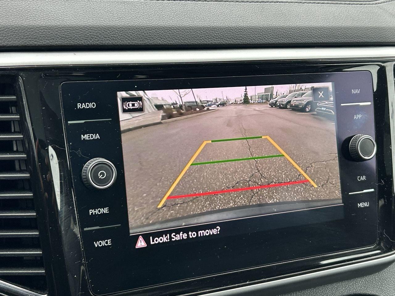 2021 Volkswagen Atlas Highline 3.6L 8sp at w/Tip 4MOTION Sunroof  Alloy Photo