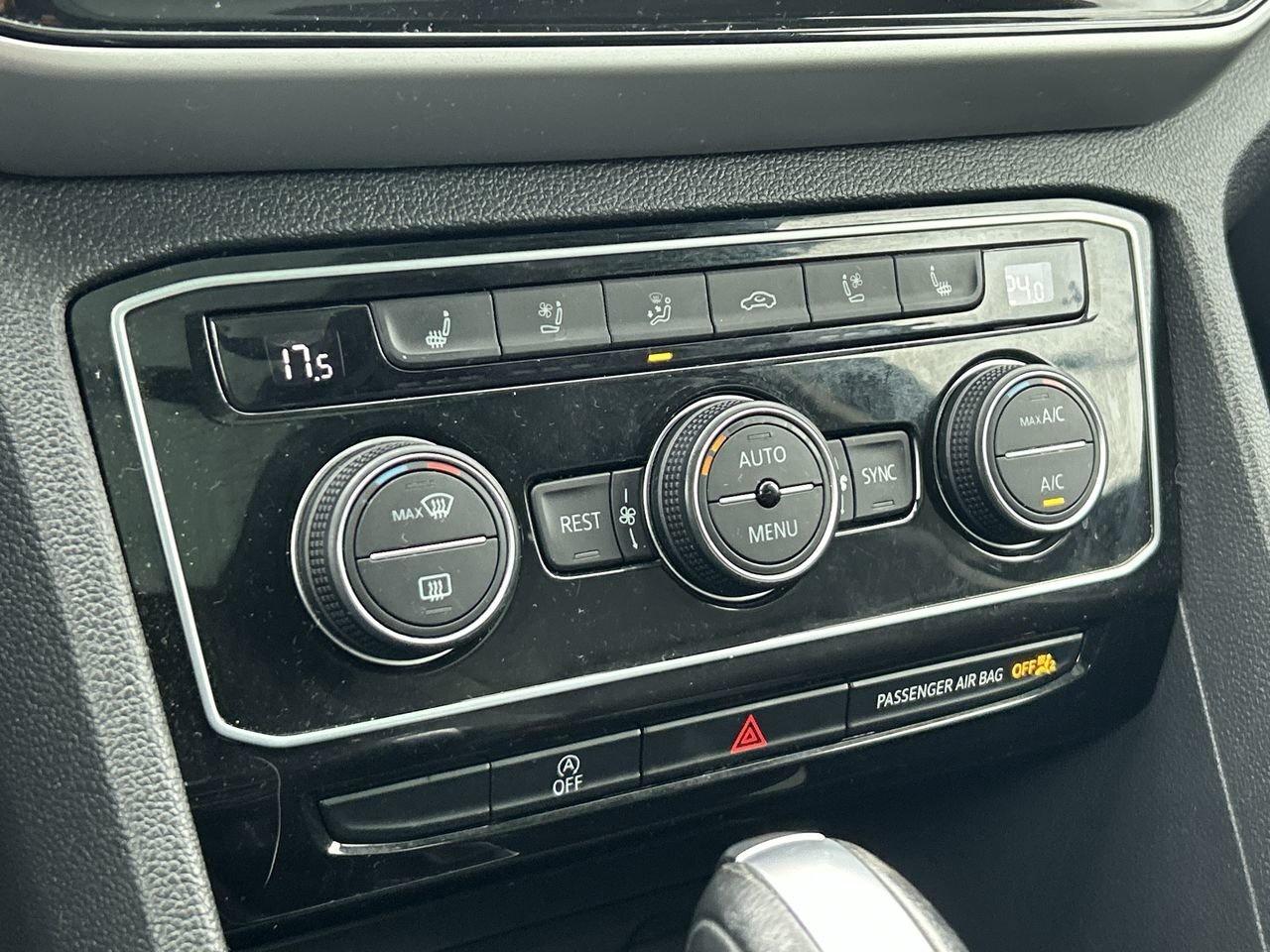 2021 Volkswagen Atlas Highline 3.6L 8sp at w/Tip 4MOTION Sunroof  Alloy Photo