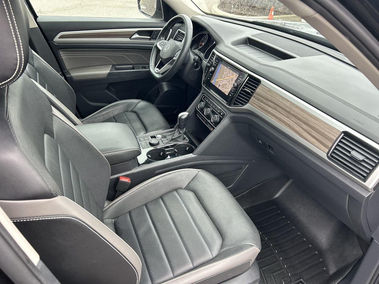 2021 Volkswagen Atlas Highline 3.6L 8sp at w/Tip 4MOTION Sunroof  Alloy Photo