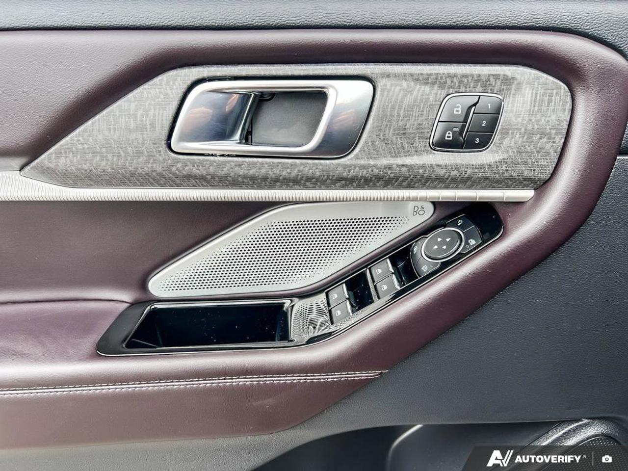 2025 Ford Explorer Platinum   HTD STEER WHEEL   HTD SEATS Photo