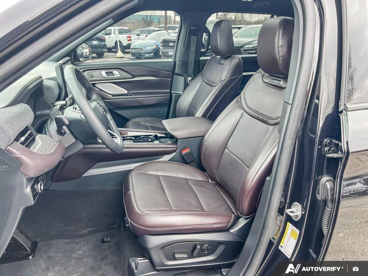 2025 Ford Explorer Platinum   HTD STEER WHEEL   HTD SEATS Photo