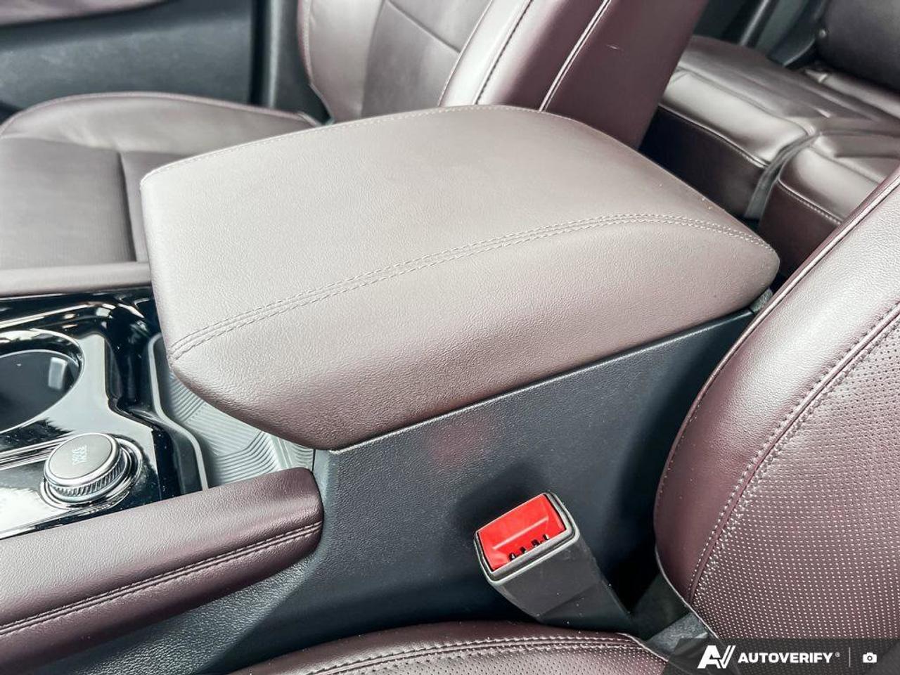 2025 Ford Explorer Platinum   HTD STEER WHEEL   HTD SEATS Photo