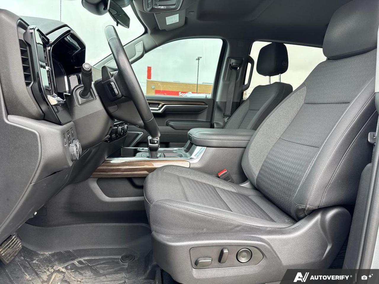 2023 Chevrolet Silverado 1500 RST   6.2L V8   TONNEAU COVER   NO CLAIMS Photo