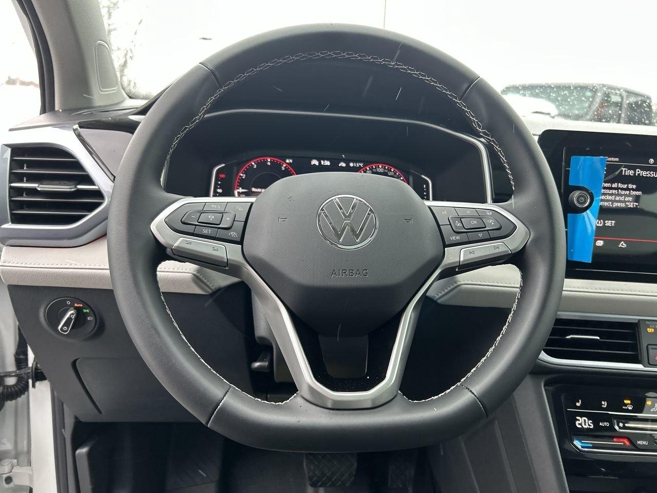 2026 Volkswagen Taos Highline 4MOTION Genuine Leather  Satellite Naviga Photo