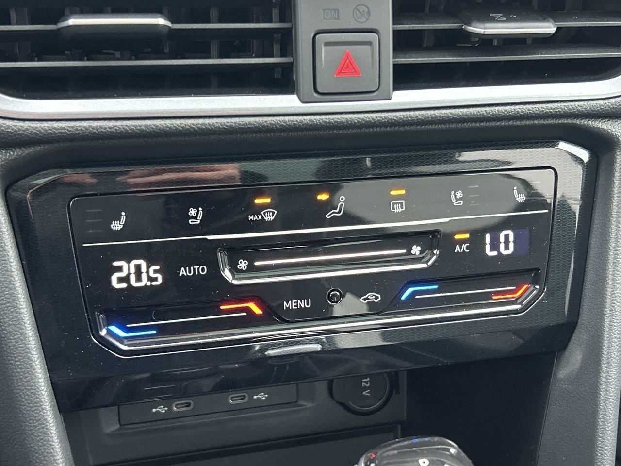 2026 Volkswagen Taos Highline 4MOTION Genuine Leather  Satellite Naviga Photo