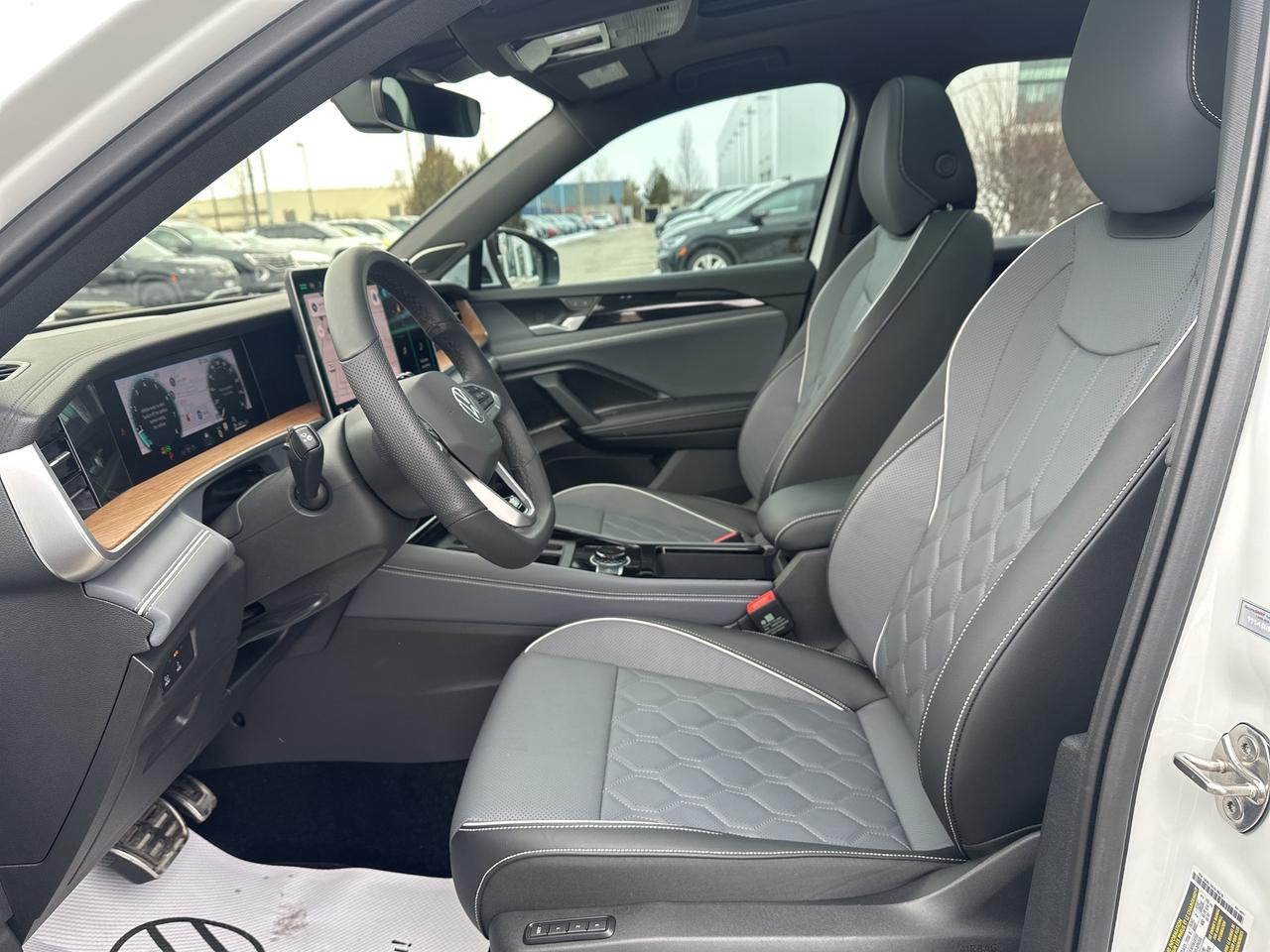 2025 Volkswagen Tiguan HIGHLINE R-LINE 4MOTION Photo