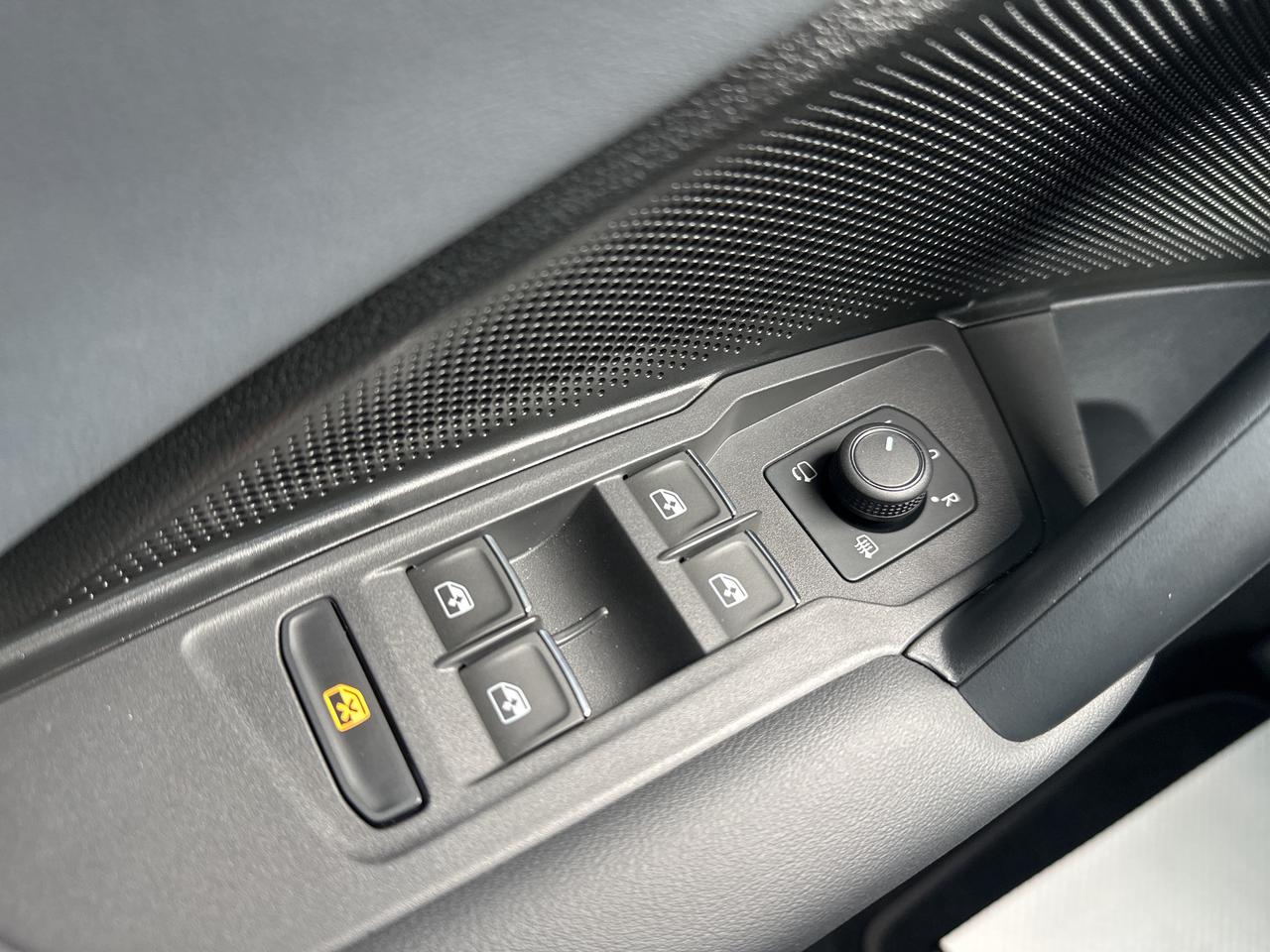 2025 Volkswagen Tiguan HIGHLINE R-LINE 4MOTION Photo