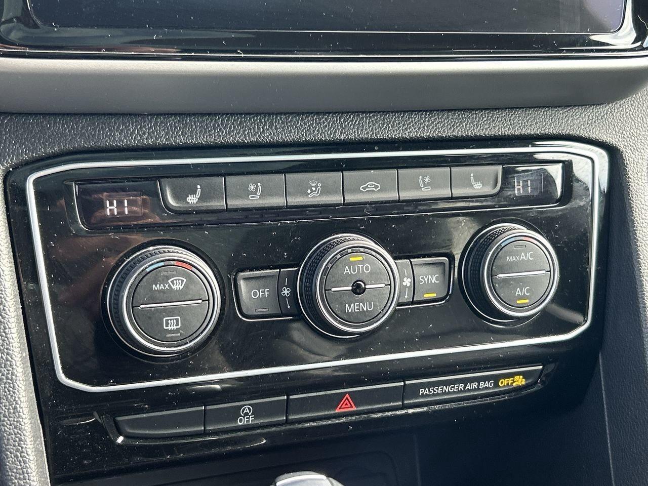 2023 Volkswagen Atlas Cross Sport Execline 3.6L 8sp at w/Tip 4MOTION Sunroof  Leathe Photo