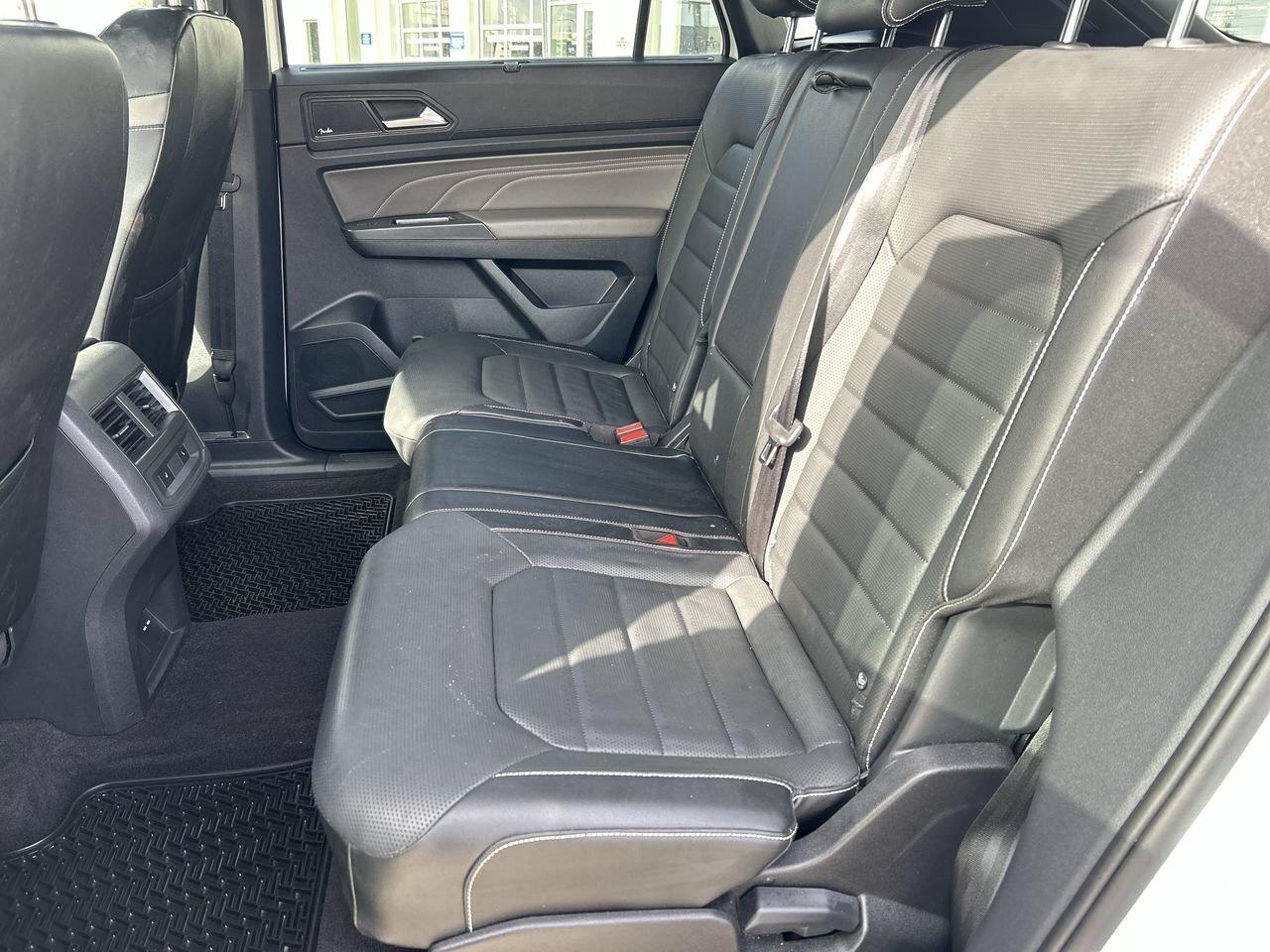 2023 Volkswagen Atlas Cross Sport Execline 3.6L 8sp at w/Tip 4MOTION Sunroof  Leathe Photo