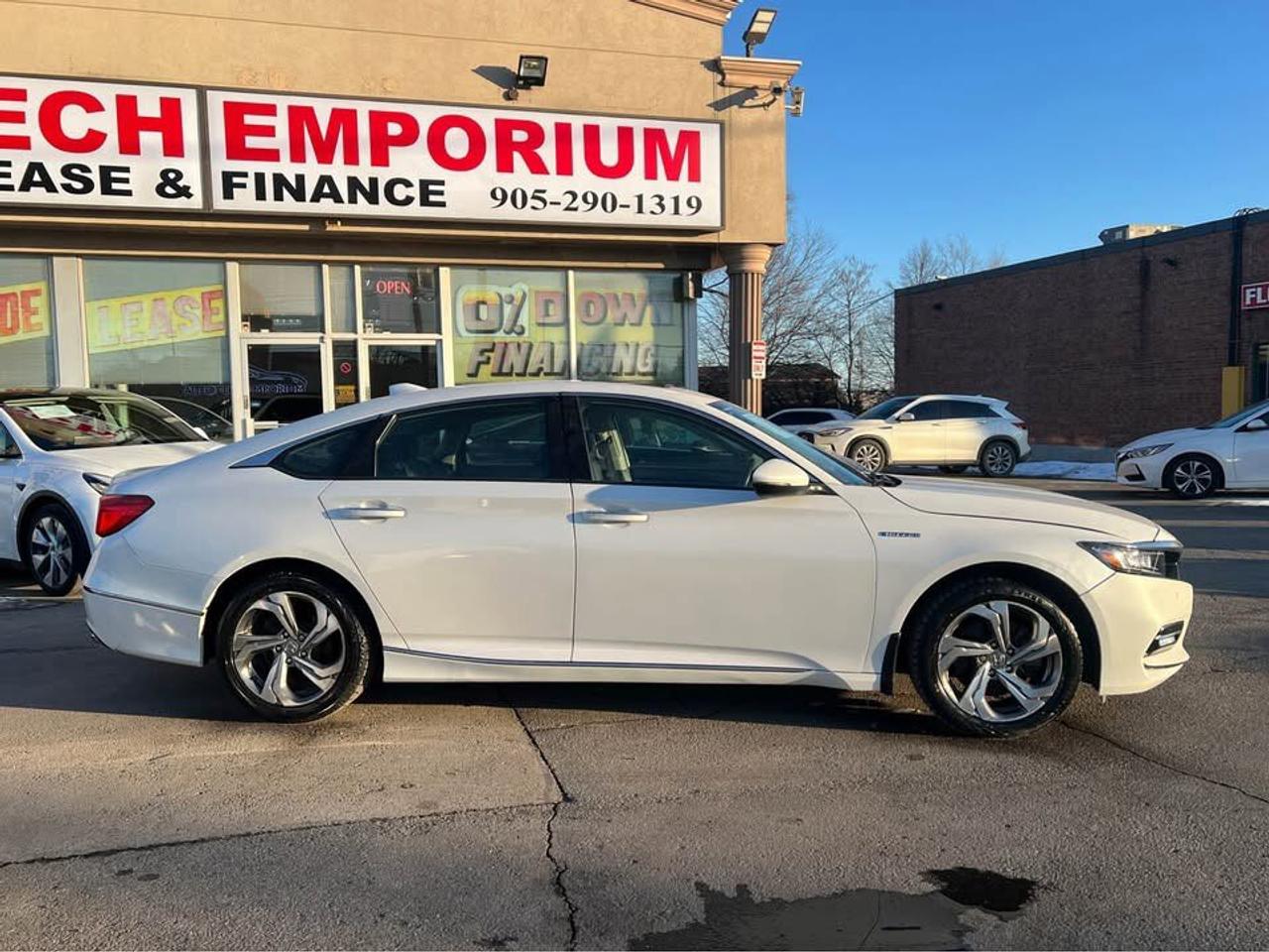 2019 Honda Accord Hybrid TOURING Pearl White Vented Seats   HUD   Leather Photo3