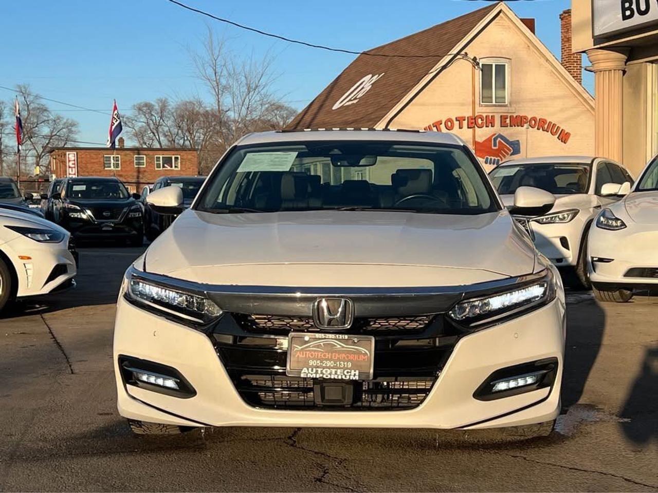2019 Honda Accord Hybrid TOURING Pearl White Vented Seats   HUD   Leather Photo