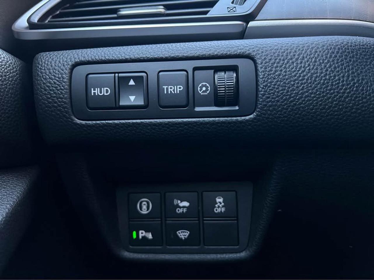 2019 Honda Accord Hybrid TOURING Pearl White Vented Seats   HUD   Leather Photo