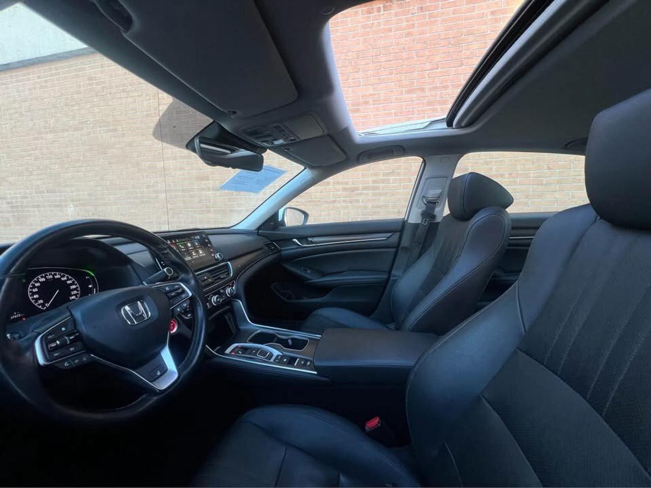 2019 Honda Accord Hybrid TOURING Pearl White Vented Seats   HUD   Leather Photo