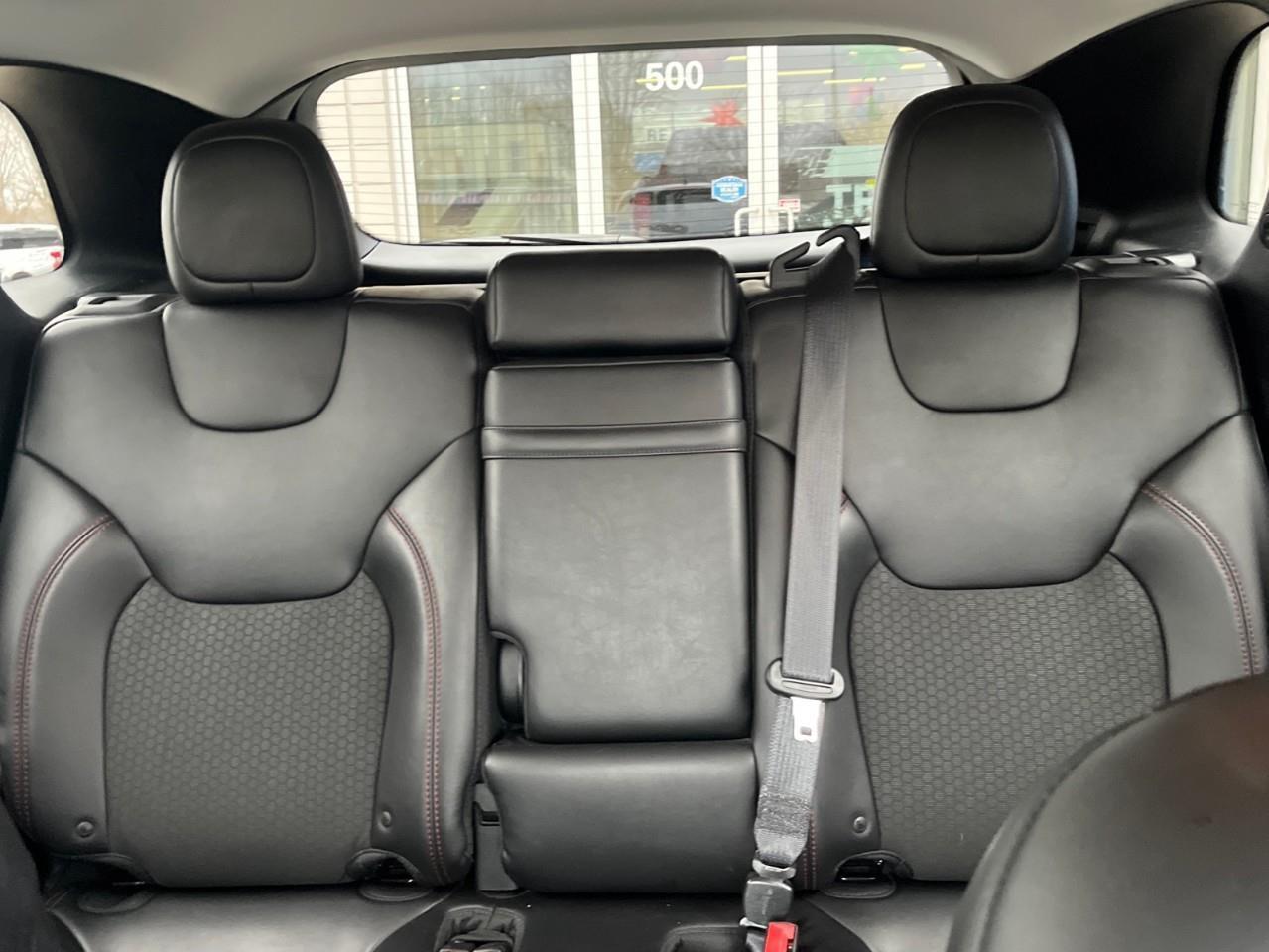 2019 Jeep Cherokee TRAILHAWK XTRA CLEAN LOCAL TRADE Photo